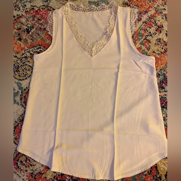 Creamy White Sleeveless Blouse With Lace Accent Trim Sz. M EUC - Picture 5 of 8